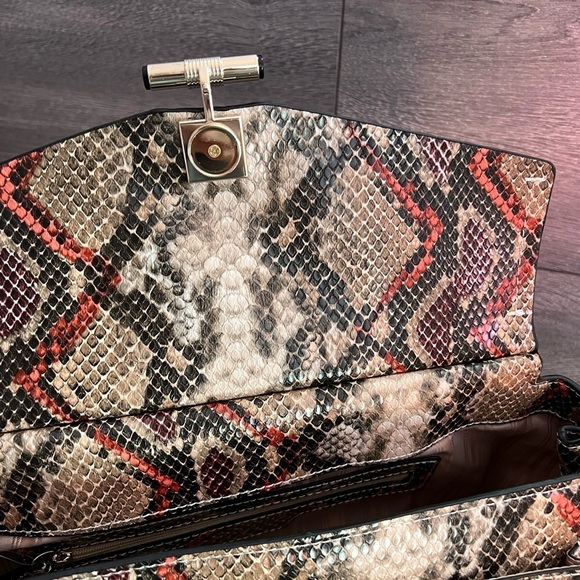 Fiorelli Flynn Satchel in Snake Emboss bag - Picture 10 of 11